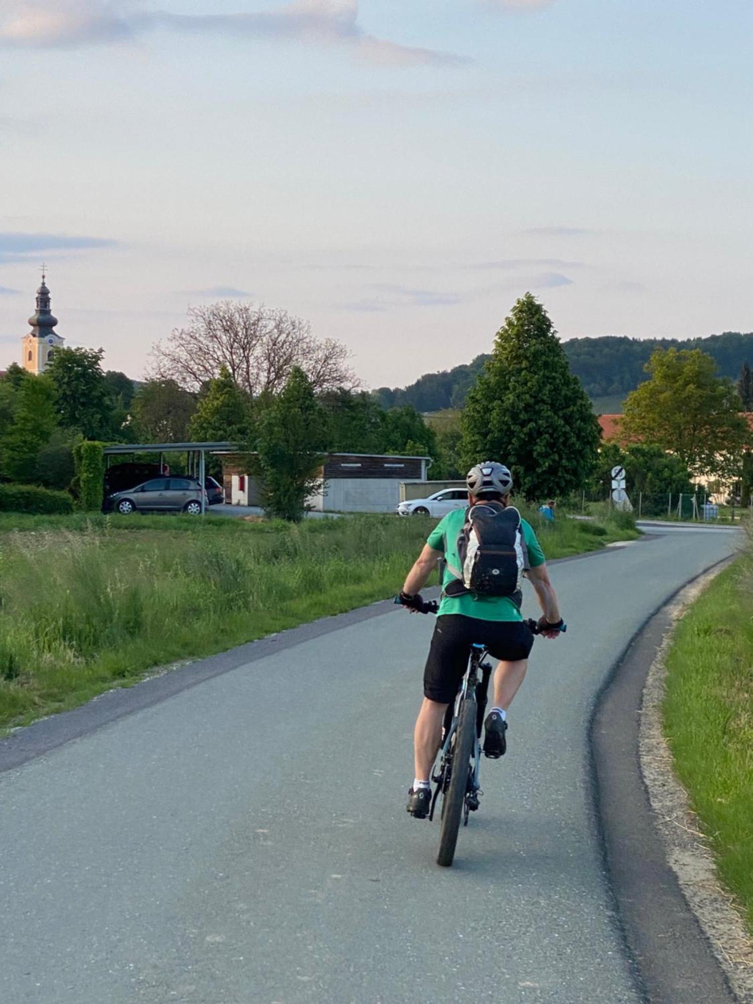 Wohnen Zwischen Golf Und Therme Bad Waltersdorf Exterior foto